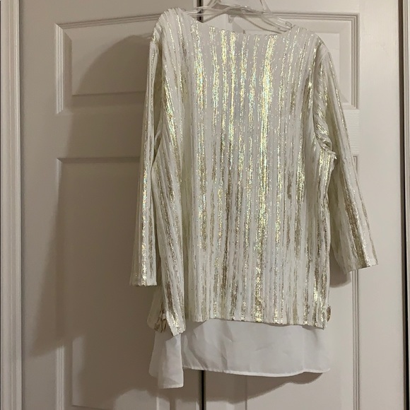 Women shirt white and gold accent - Picture 2 of 2